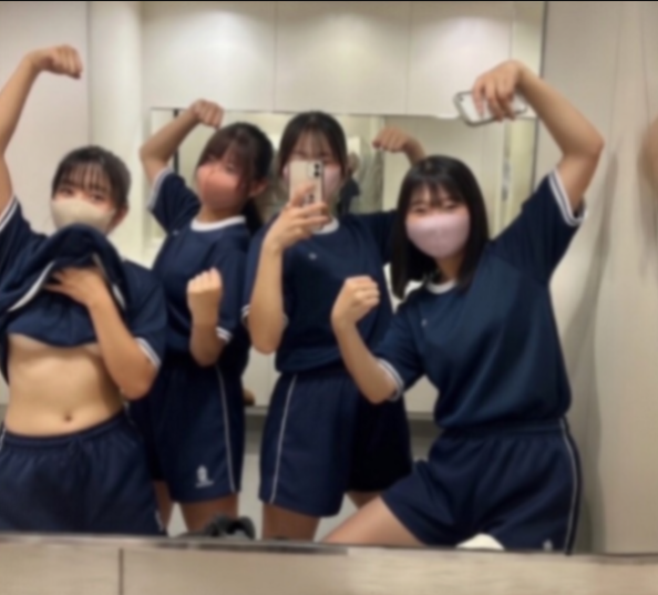 officialLisa96's tweet photo. https://t.co/jQhaHOfu4w
https://t.co/FFQwSRf1QO https://t.co/N9CRsAl2lN