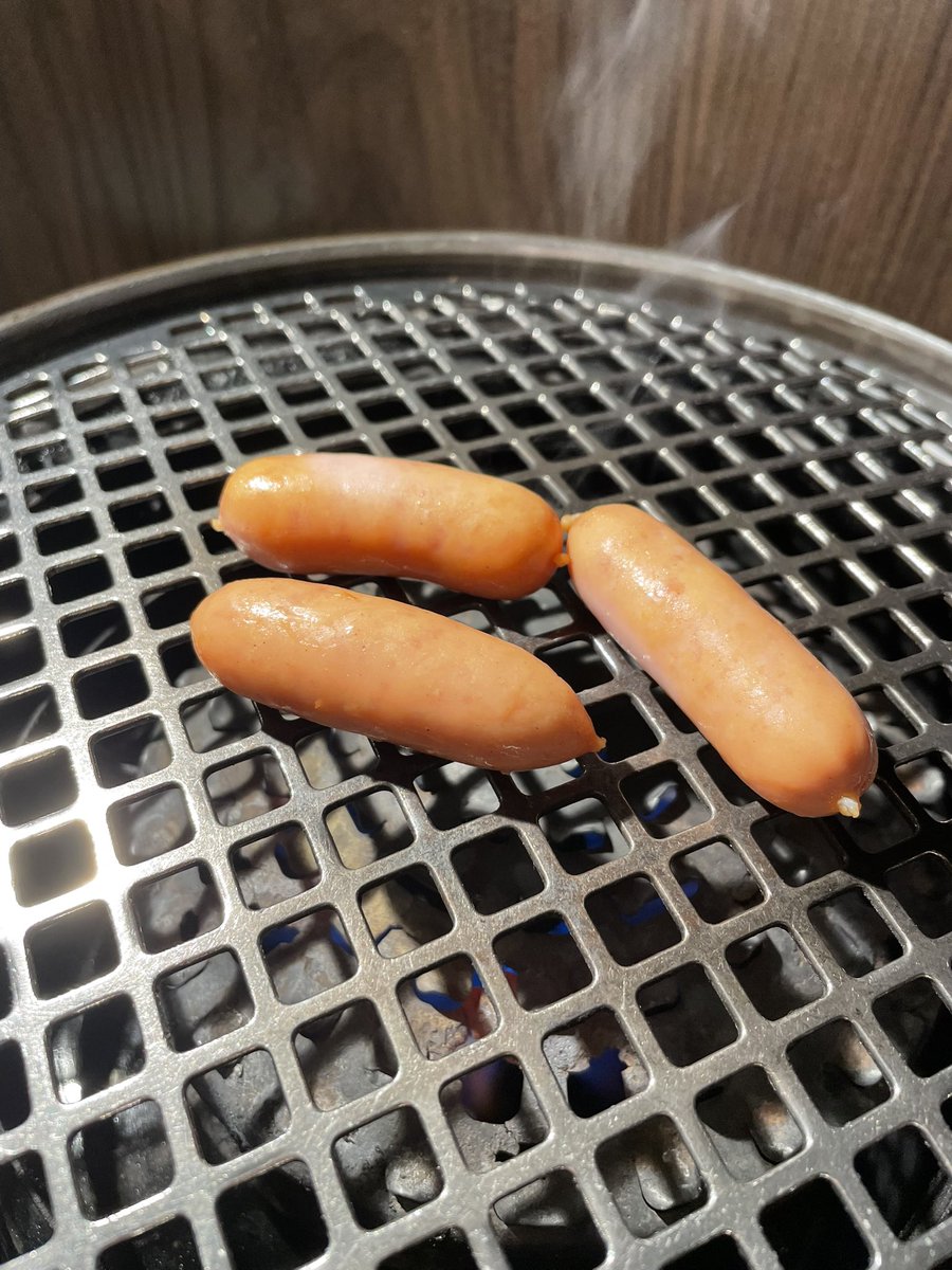 poccaly's tweet photo. 昨日のリベンジと仕事のストレス発散に午後の会議まで焼肉食べる！！！ https://t.co/tJwMATxygb