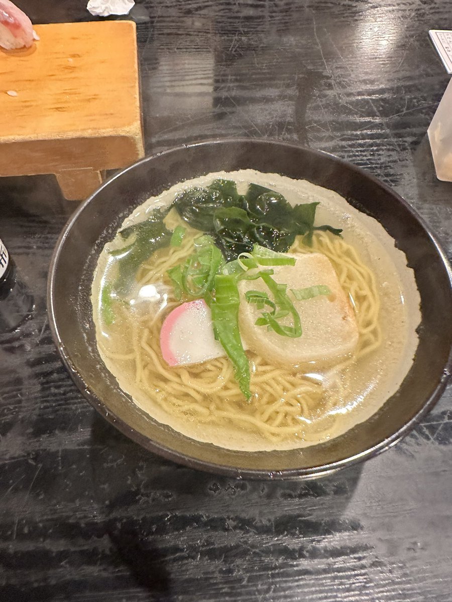 sakutim's tweet photo. お宿は、民宿桜庭さん
お夕飯🍽️は、もちろんお寿司食べ放題🍣
お寿司🍣とハーフのラーメン🍜食べて
幸せ💕💖

#函館 #民宿 #民宿桜庭 #お寿司 #食べ放題 #ラーメン https://t.co/vgFJYwjmdi
