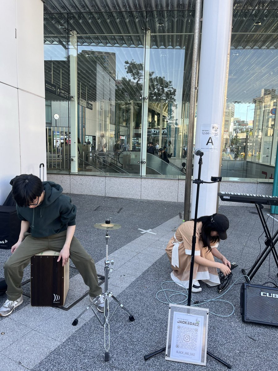jack_and_daiz's tweet photo. 本日は川崎駅公認路上LIVE!

15:00〜TikTok LIVEと共に開始しますのでぜひ遊びに来てね！ https://t.co/6rN1QRYpUN