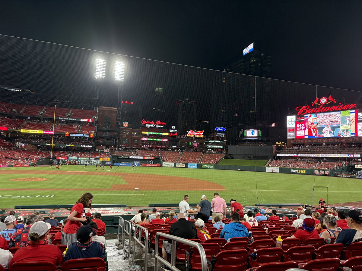 Dr_DCameron's tweet photo. @REFLOG18 This #Busch Stadium @ 9:51pm https://t.co/iCiWsmLjYy