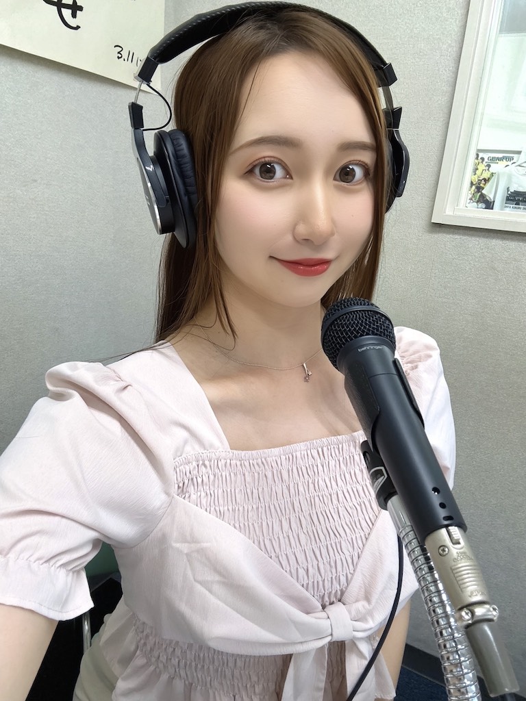 tchiba0101's tweet photo. 「エフエムたいはく」fm78.9MHz
23時30分〜放送『Peaceful night』
7月13日放送「ゆなのちょっと夜更かし」
山村由奈さんの登場です。
#ゆなのちょっと夜更かし
#エフエムたいはく
#Peacefulnight
#山村由奈 https://t.co/S670DcEXoE