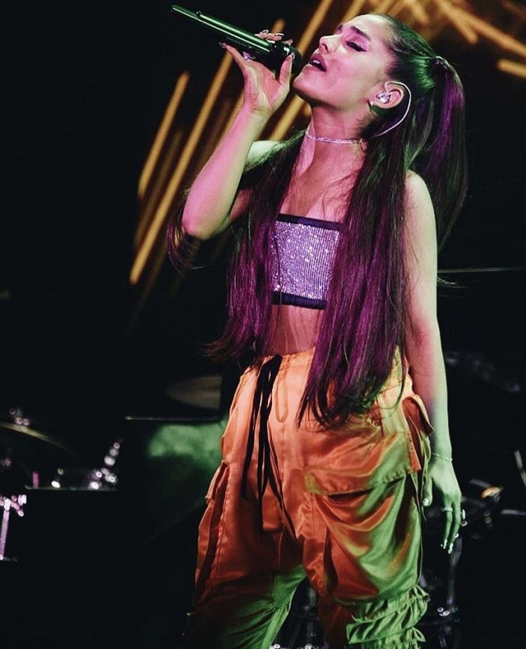 ariana throwbacks💋 tweet media