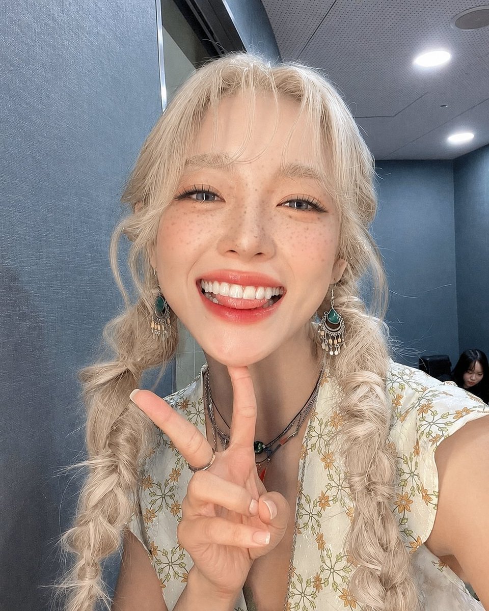 fresitastw's tweet photo. ㅤ ㅤ    ㅤ    ᨦ Fraisse's Post 🧺🍓

Ohayo nocturno ᡣ  ⋅  ⋅  ᪲ა
Espero que todos tengan una nochesita muy agradable y feliz.
Disfruten mucho de su fin de semanita y consientan a su corazoncito con comida deliciosita. ✨ https://t.co/kaCm343cEU