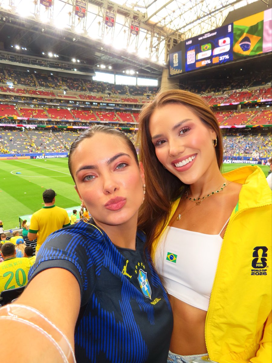 leididayyy's tweet photo. Ainda não acredito que eu vivenciei uma copa do mundo ao vivo e a cores! 🇧🇷 https://t.co/SRB3CCS8sE
