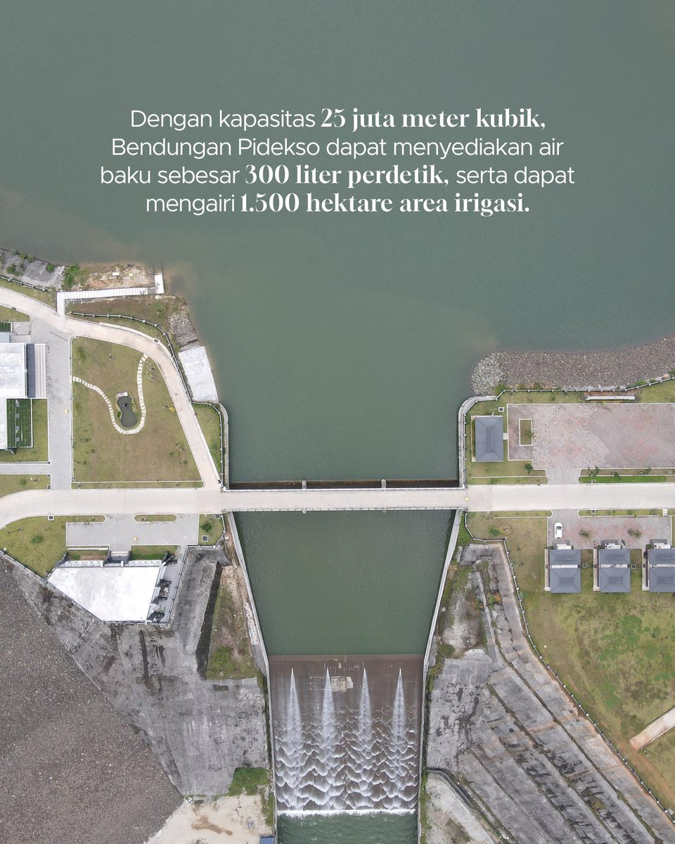 PTPP_ID's tweet photo. Dengan kapasitas 25 juta meter kubik, Bendungan Pidekso dapat menyediakan air baku sebesar 300 liter perdetik, serta dapat mengairi 1.500 hektare area irigasi. https://t.co/vw5v7s40e0