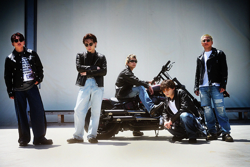 HMV_Japan's tweet photo. ⚠️7/12(日)締切
#Da_iCE 写真集
『+DOME PHASE Da-iCE 15th Anniversary photobook』
サイン本抽選販売📝
期間内に対象商品をご予約いただいた方の中から抽選で、メンバーの直筆サイン入り写真集をお届け🚚
発売記念イベントも同時締切❗️
🔽詳細はこちら
https://t.co/W7P1fZDH7T https://t.co/Q6lBOD70Sj