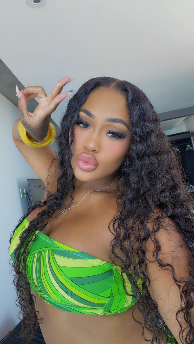 ColpettoLu5b's tweet photo. @Lira_Galore_ Princess Crew✅💚🔒😉💯 https://t.co/4iSJLllQAT