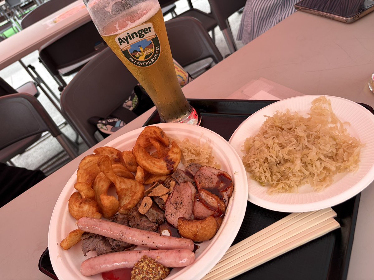 muline3326's tweet photo. ナゴドカープ戦チケ取り損ねたんで
栄でオクトーバーウェスト！
ビールうま！！！
かげくんとかみかんちゃんと来たい笑 https://t.co/VJecYFZjmC
