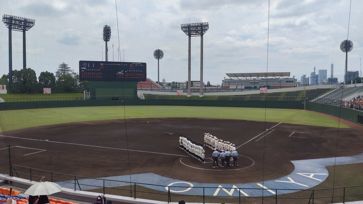 gots0038's tweet photo. 第二試合の『不動岡‐大宮東』を観る。この２校は今も同じユニフォームなのね。#高校野球　#埼玉 https://t.co/BEn9LG6zPQ