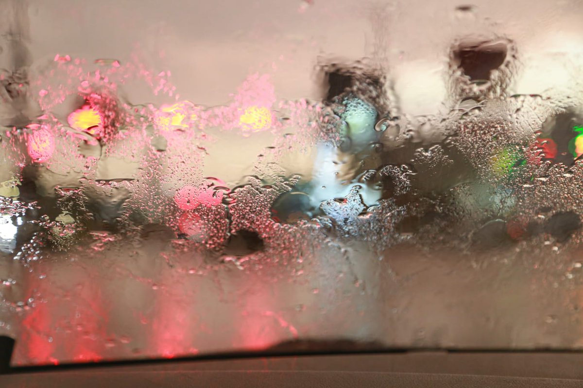 Expresoweb's tweet photo. ⛈ La lluvia también se registró en sectores del bulevar Kino de #Hermosillo donde se reportó actividad eléctrica.

📷 Fotos: Lidia Fonseca/EXPRESO https://t.co/xtmBJcgP5y