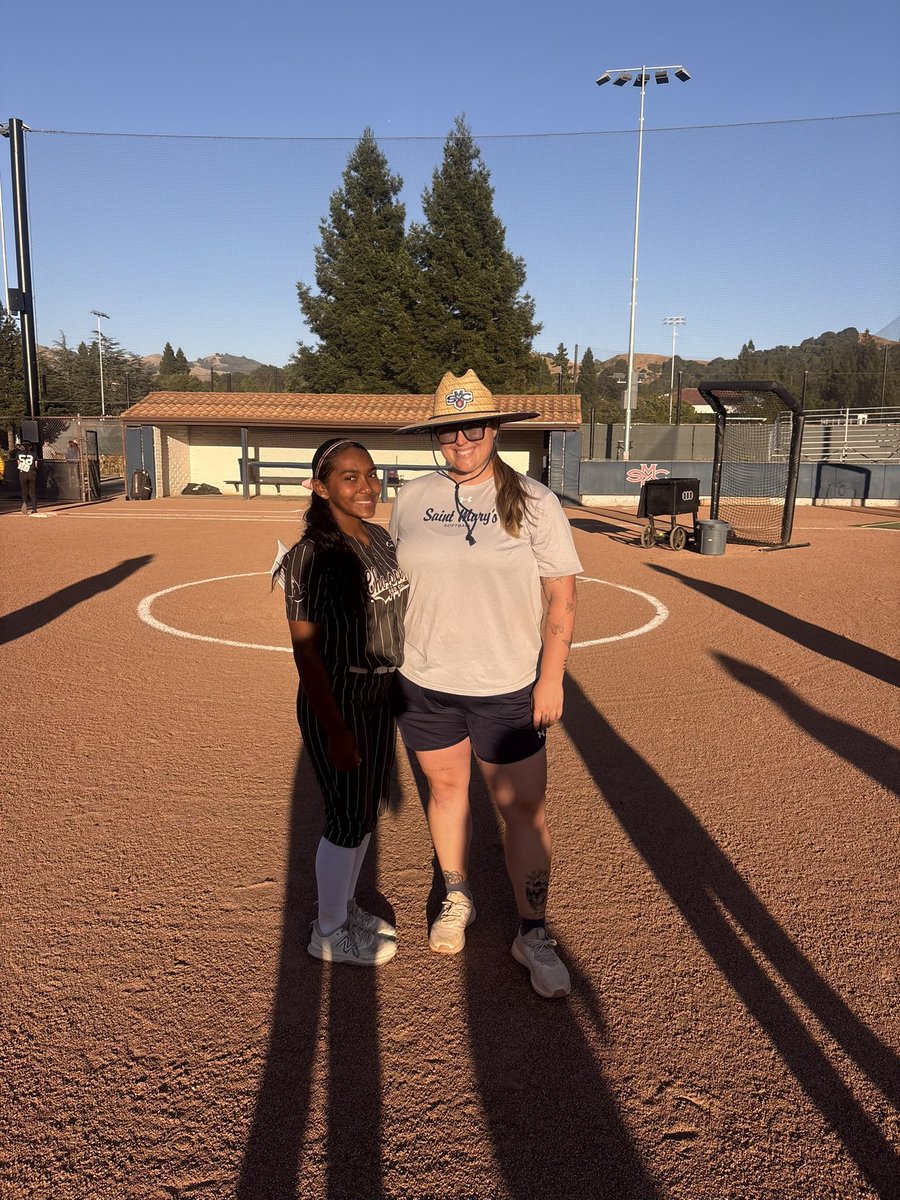 serenityward29's tweet photo. Thank you @GaelsSoftball for a great camp experience! I loved all of the energy, positivity, and joyful environment. The campus was also very beautiful! https://t.co/ToiHqCAZ4A