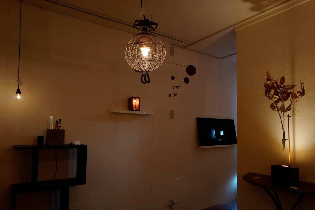 RyuTachihara's tweet photo. 川越の #galleryRooM さんで開催されている「夜を楽しむ灯り展」は、本日も14時19時までオープンします。
なかなか見ることが出来ない展示でしから、是非とも足をお運びください。 https://t.co/j0ekB0Drcz