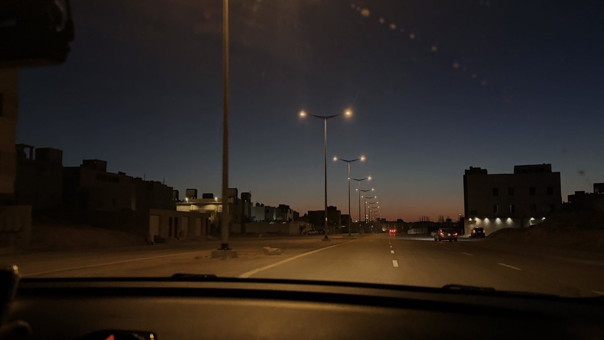 _ju1j's tweet photo. يَا لَيْتَ رِيحًا إِلَى لُقْيَاكَ تحْملُنِي
 أَوْ أَنَّ طَيْفَكَ فِي أَحْلَامِي أَعْهَدُهُ https://t.co/mZNUAMi50I