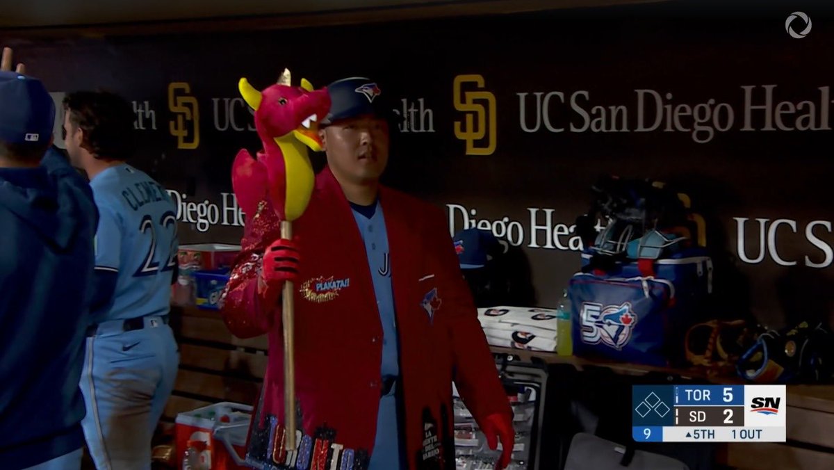 tosports13's tweet photo. home run dragon literally changed lives https://t.co/f0YAtHtyz8
