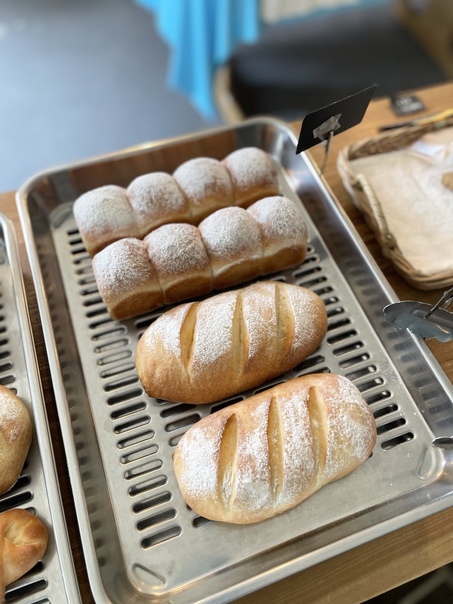 jam_clarte's tweet photo. 本日のパン🍞
◎ジャムロール
（プラムラムレーズン）（杏子）
◎クランベリーシュガー
◎塩パン
◎ミニ食パン
◎ミルクパン https://t.co/xKnU9O7zgg