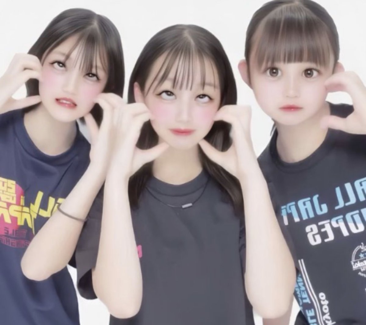 ConnorOnDeck's tweet photo. 真ん中やけどコメ欄にうちらのナオニー載せたよw w https://t.co/vIBa1l7gX1
