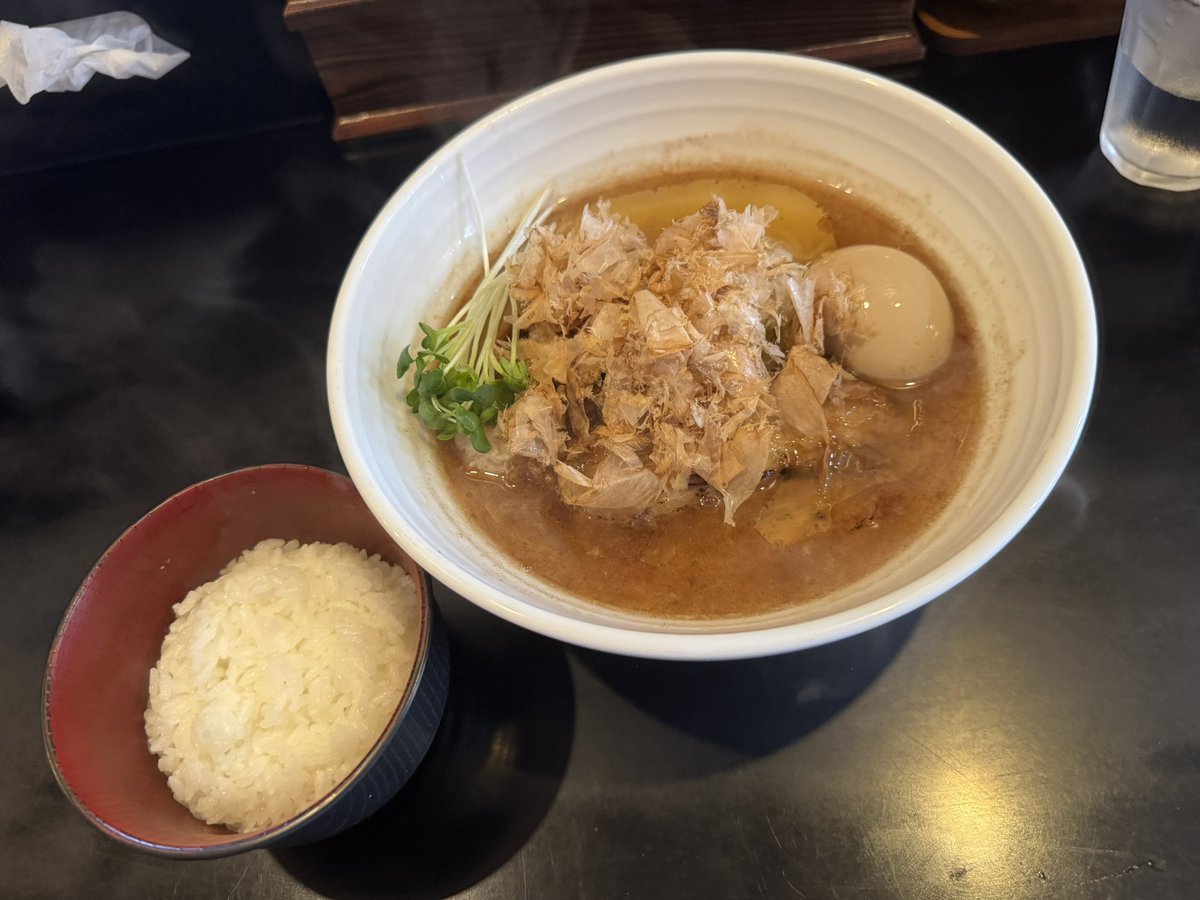 tqNEL6OdtFHgErz's tweet photo. 本日ラーメンの日❗️
大好き…カツオ塩ら〜めん🤤
いつも ありがとうございます🤗
#らーめん小屋歩 https://t.co/6oGXBgAaCY