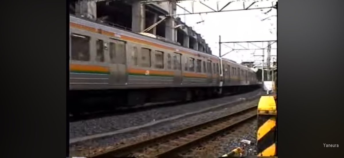 tecchan_kogane's tweet photo. 数時間の格闘を経てわかったわ☆

91〜93年頃の211系のドア付近ステッカー
・戸袋窓に緑広告
・先頭のみ禁煙車
・優先席付近にシルバーシートマーク

動画を撮っていた方々に圧倒的感謝🙇‍♂️ https://t.co/rnT0eol7eS