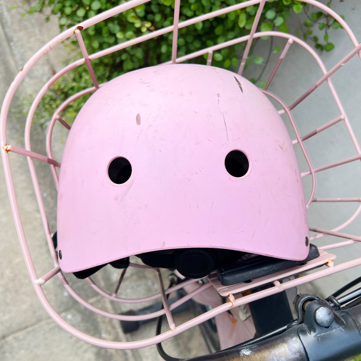 m_syrup's tweet photo. 😶
Looks like a face.
#顔に見える
#LooksLikeAFace
#Pareidolia
#EyeBleach https://t.co/qIHtxOZdij