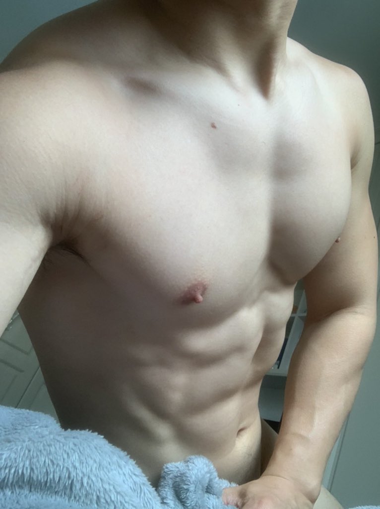 Gutsx98's tweet photo. 我的手机的清晨视角 https://t.co/M3E5bWiwRx