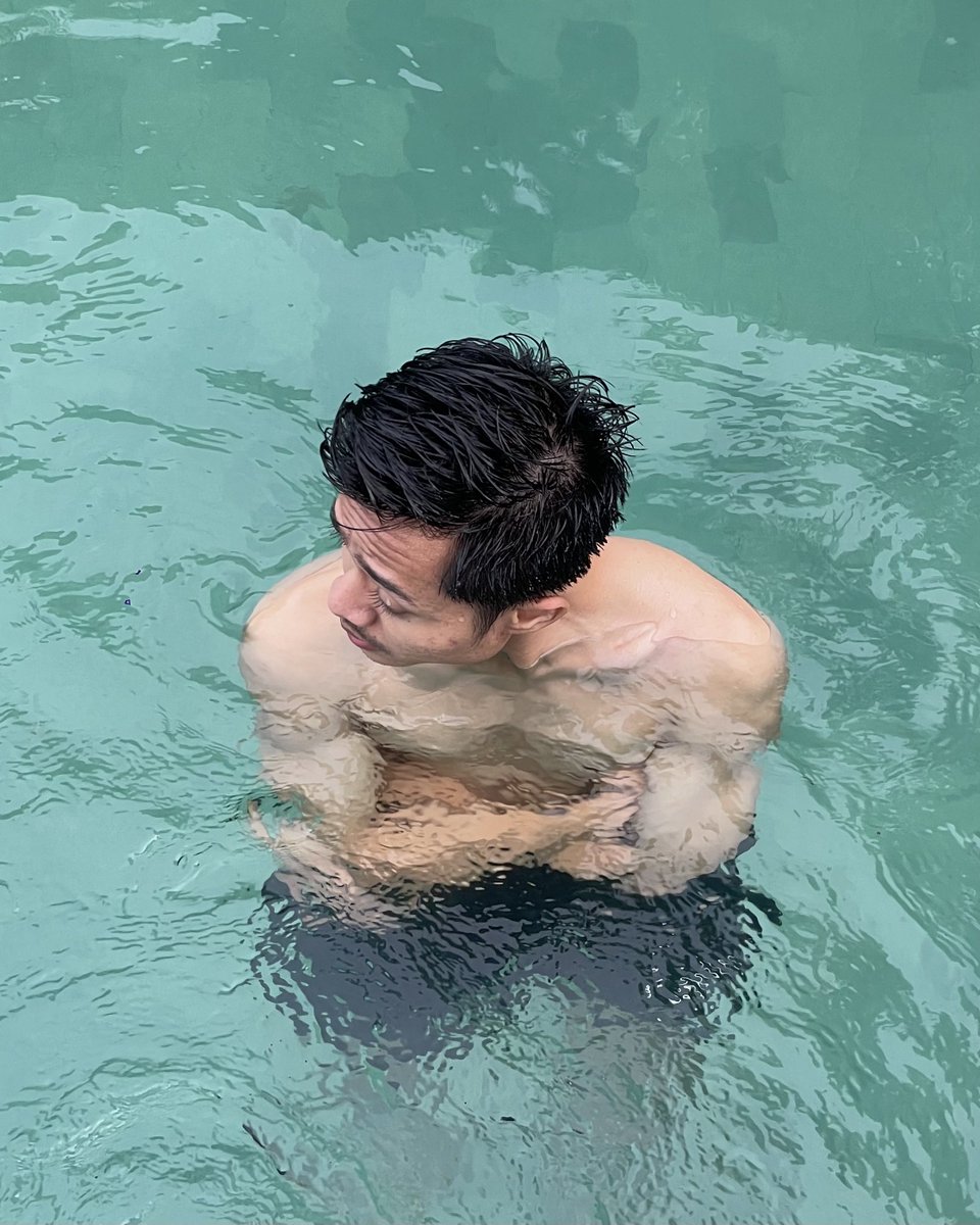 jiemoeee's tweet photo. drop foto di kolam renang https://t.co/nmtKuzv40p