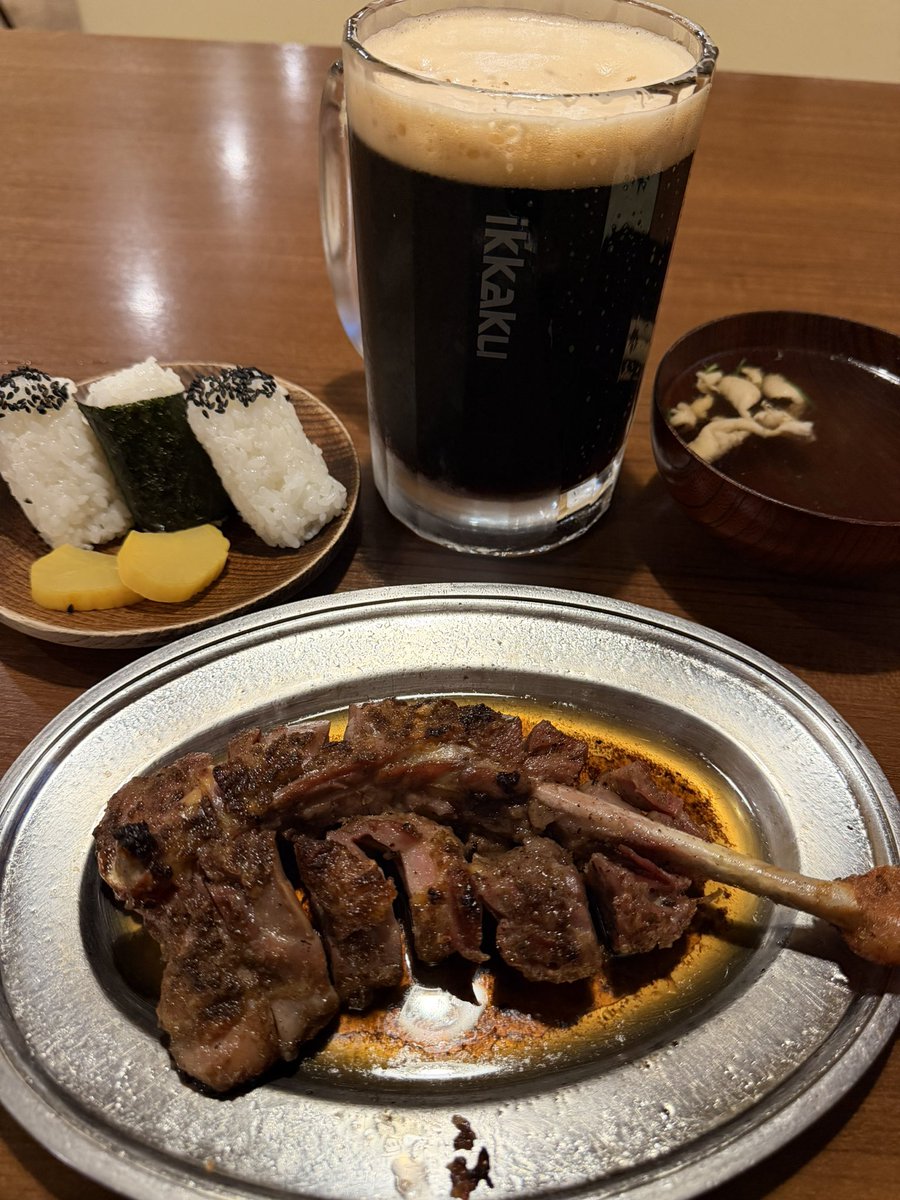 122SQ's tweet photo. 出張で高松に来ました

最近は全然来れて無かった気がする
10年ぶり位かも

今日は名物の骨付き鶏で一杯！

暑いのもあるが、親鳥がめちゃ美味でビールが進むw https://t.co/YvqNvbFibB