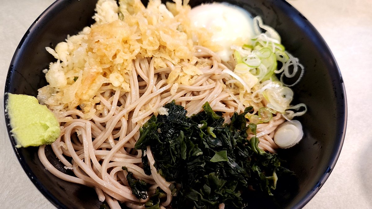 b_i_salmon's tweet photo. かめや@御徒町で、冷やしたぬきそば大盛。
初めての店だと温かいの食べるけど、もう無理です。
温玉付きとは知らず、何か得した気分。美味しい😚
#路麺 https://t.co/aahl8ugBdG