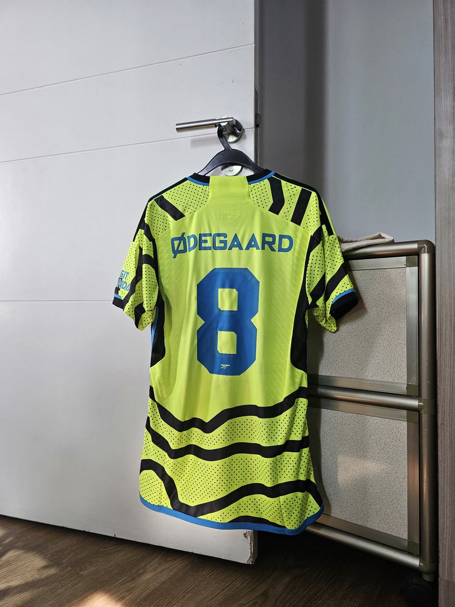 herbowoaryo's tweet photo. Titip jual duo Arsenal PI sz L all original ini yaa min @Jerseyforum 

1. Home 2023 Saka all original 2050k
2. Away 2023 Odegaard all original 1950k

Terima kasih

#jersey4sale https://t.co/vTN6f0G4rq