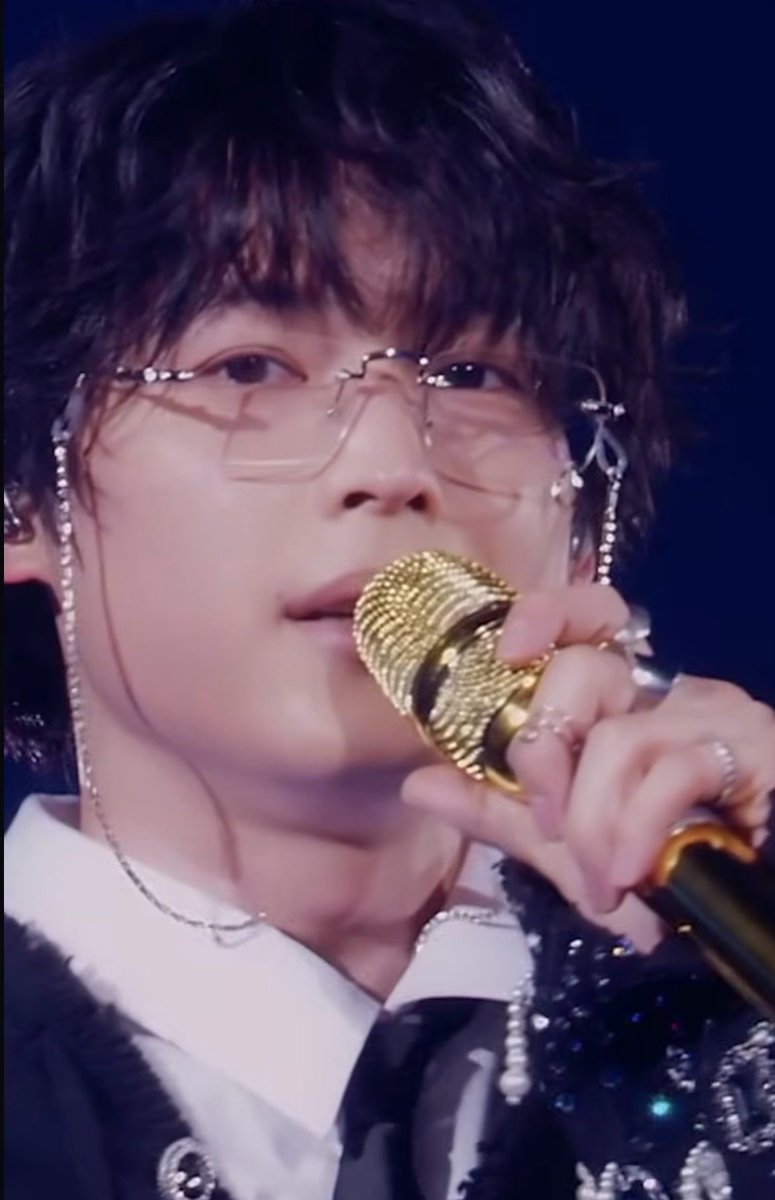 yyyu_chim0's tweet photo. 眼鏡姿の松村北斗はかっこいい、はっきりわかんだね https://t.co/HoGA0xfT7Q