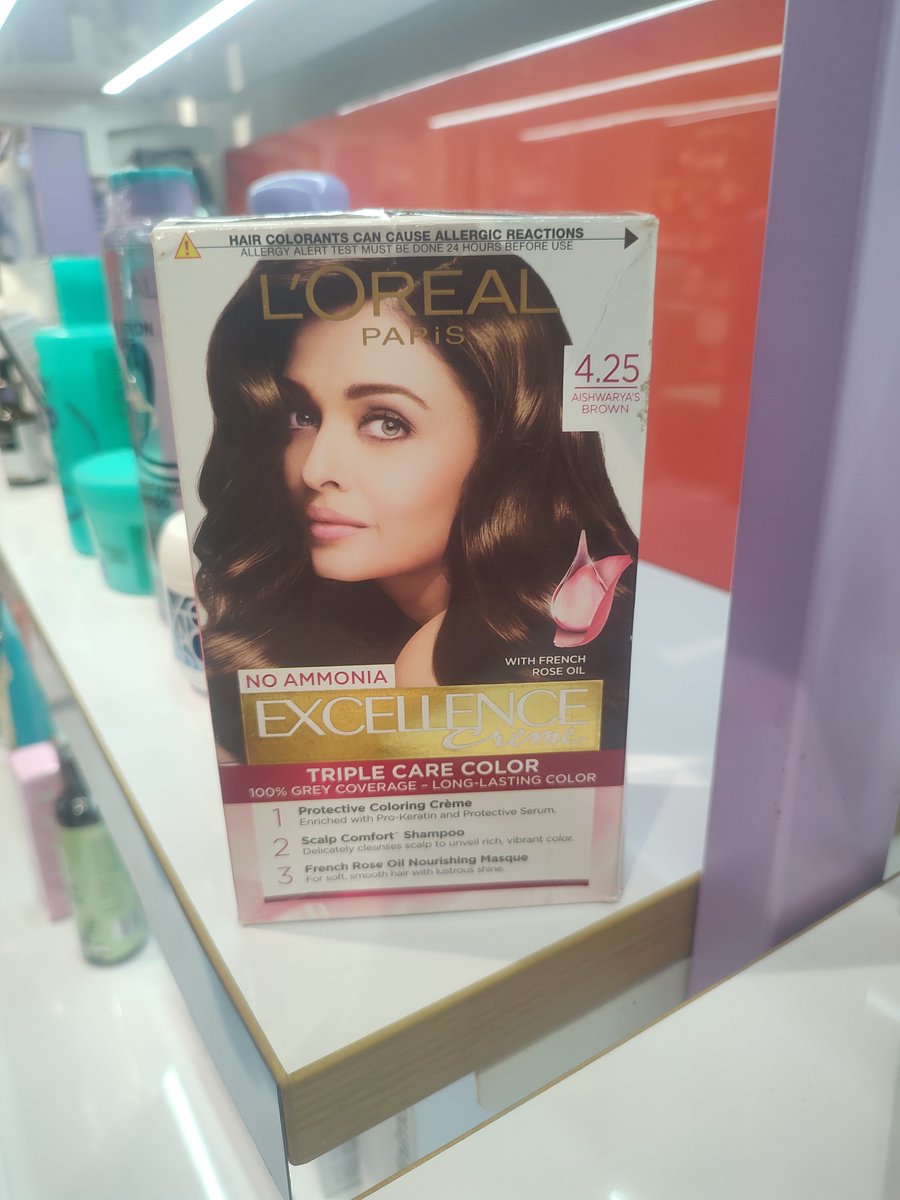 BibaswanM's tweet photo. #AishwaryaRaiBachchan for @lorealparisfr at Cuttack @letspurplle store. Go Dollieee or Go Home. https://t.co/dmCKoSefz3