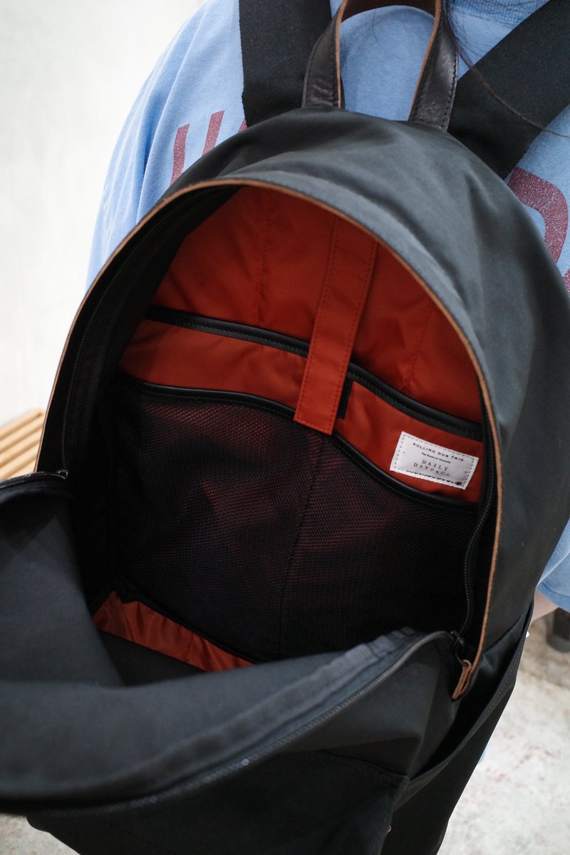 RollingDubTrio's tweet photo. DAILY BACK PACK
本日より発売となります。

https://t.co/Y7JDWKxuVy https://t.co/t1Q6XqBeqN