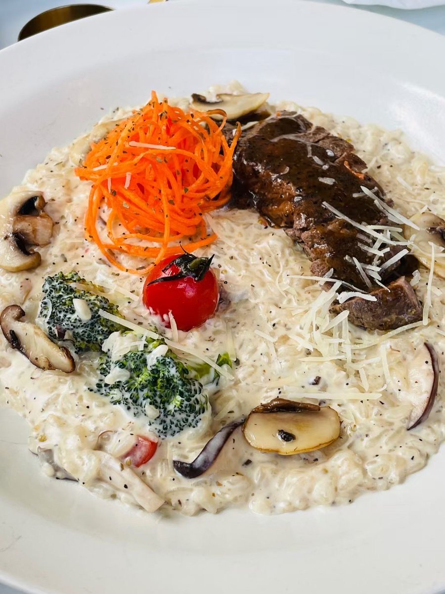 ARAL84's tweet photo. Just discovered the coziest hidden gem in downtown! Their truffle mushroom pasta is packed with rich, earthy flavors and the house-made garlic bread is crispy perfection. 10/10 would come back for seconds. https://t.co/OhDAmmdXX9