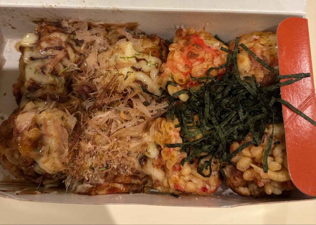 twinkle_star59's tweet photo. 塩味のたこ焼きが美味しい🫨 https://t.co/odWKFFYvA7