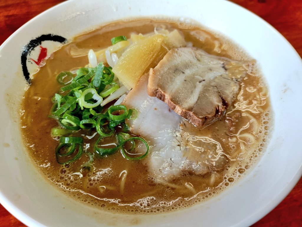 Syun883's tweet photo. 梅雨明けて暑いからラーメンを食べましょう https://t.co/AuaWPPn8Yb