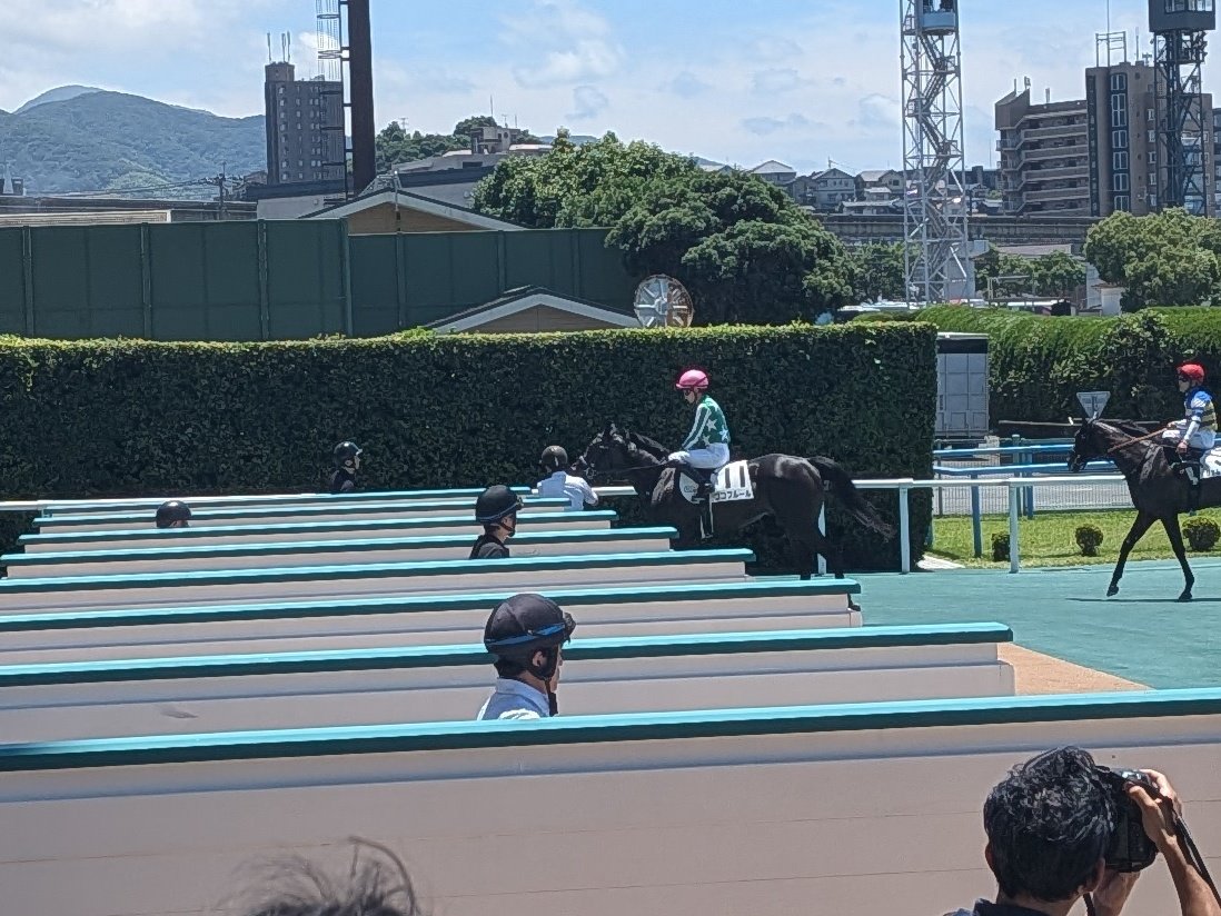 kv0574's tweet photo. おかえり〜 https://t.co/lUscs08FKI