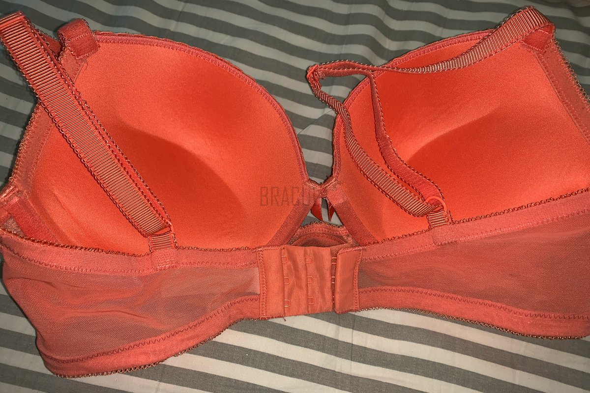 BraculaVS's tweet photo. This is perhaps my first orange bra! This pretty push up bra is from @brasNthings.
As you can see, the cup size is quite large. Can you guess what size it is?
#brasnthings #pushupbra https://t.co/MFsaUtm1Hf