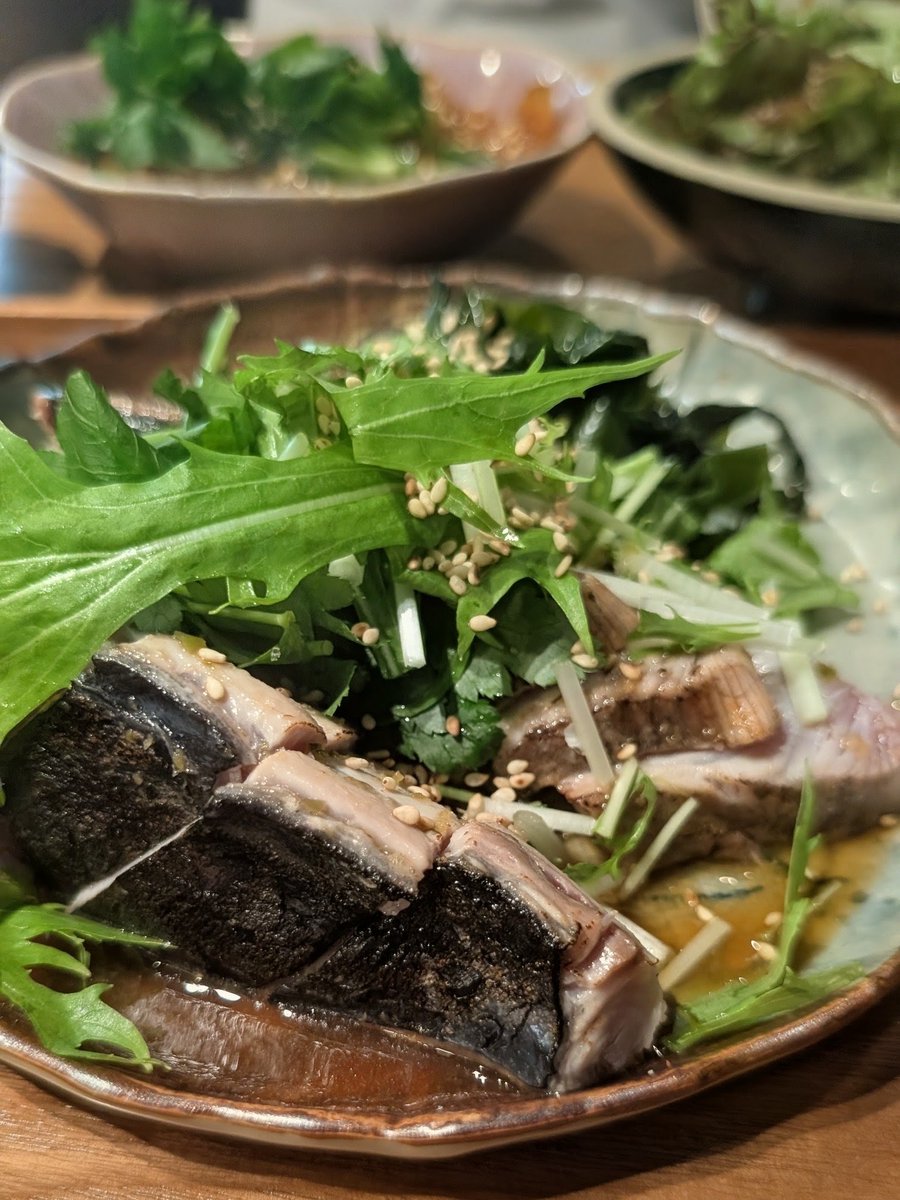 gr4gou's tweet photo. 食堂AO.@下総中山
久しぶりのAO.さん♪
■トロカツオのタタキ1300円
■天然魚のユッケ1300円
カツオは新鮮♪ちょっと小さいサク1本分位の大きさでミー！
魚のユッケも味噌汁も小鉢も美味しかった♥
ご馳走様でした(_ _)
https://t.co/qbffx9oDOD https://t.co/LrcGo0UWkw