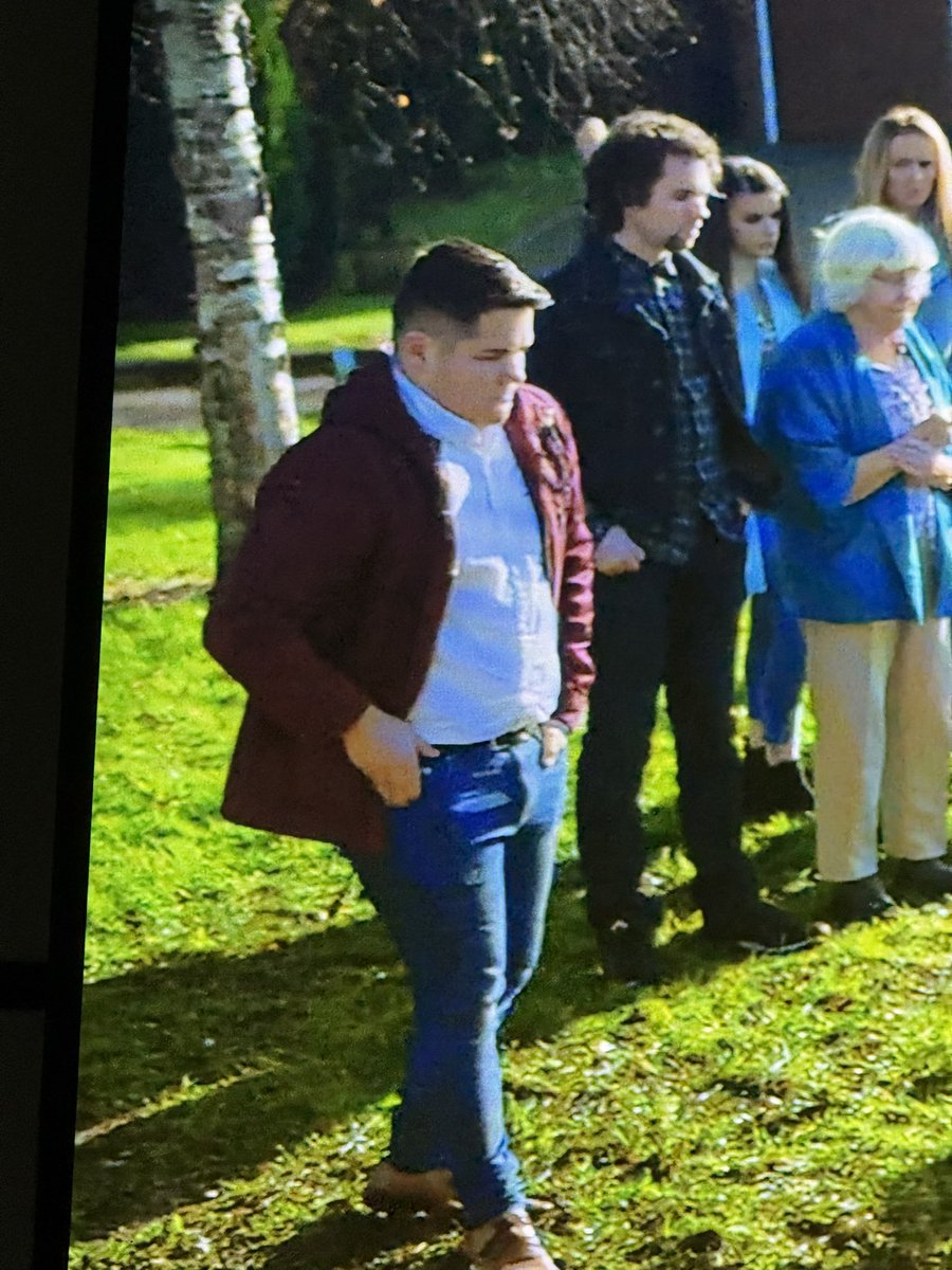debateydebate's tweet photo. Nosso Victor Lopes (Gil) fazendo bico em série da Netflix

E o De Sola lá… https://t.co/AR3IyvvFWh