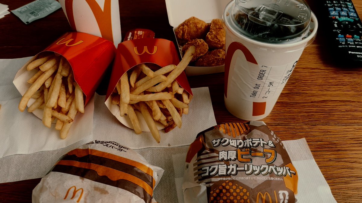panio_o's tweet photo. マックパーティー https://t.co/YRH1zIBBsE