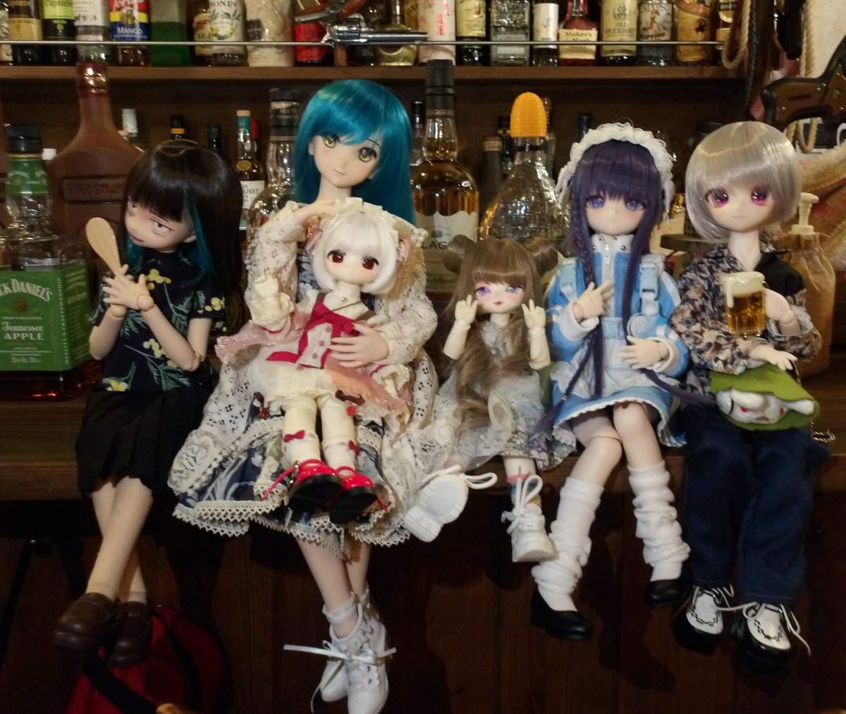 nanikaaruaru's tweet photo. Kodakコンデジで撮ったぞい☆
集合写真ゆりちゃんがよそ見してるのは…ぼくのことを見てるからなんです！わお！
あーゆりちゃん好きかな。ゆりちゃん好きや。ゆりちゃん好きになりけり。
ゆりちゃんのこと好きすぎて詠嘆しちゃう。
#江古田14 https://t.co/TzeM9wWYgb