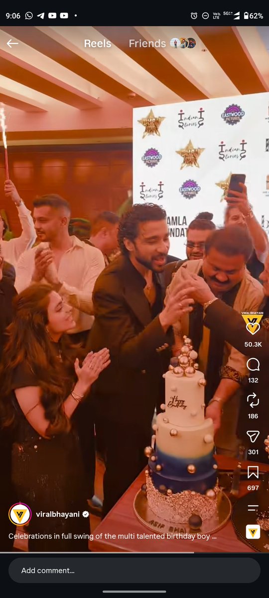 ima__liver's tweet photo. I don't have any problems with whether she is dating him or not. But if they are why would the girl stand behind all the people not beside him😒😀 https://t.co/6Vdv6OJWZj