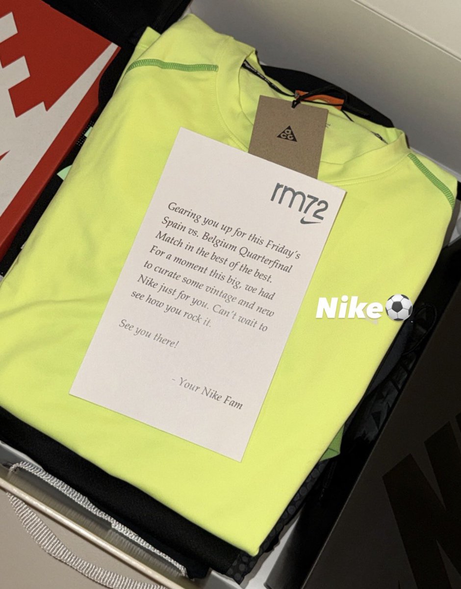 LaliceUpdates's tweet photo. Lloud staff IG story update:

“Gearing you up for this Friday's Spain vs. Belgium Quarterfinal Match in the best of the best. For a moment this big, we had to curate some vintage and new Nike just for you. Can't wait to see how you rock it.
See you there!
- Your Nike Fam”

@wearelloud @Nike @nikefootball 
#LISAxFIFAWorldCup
#LISAxNIKE