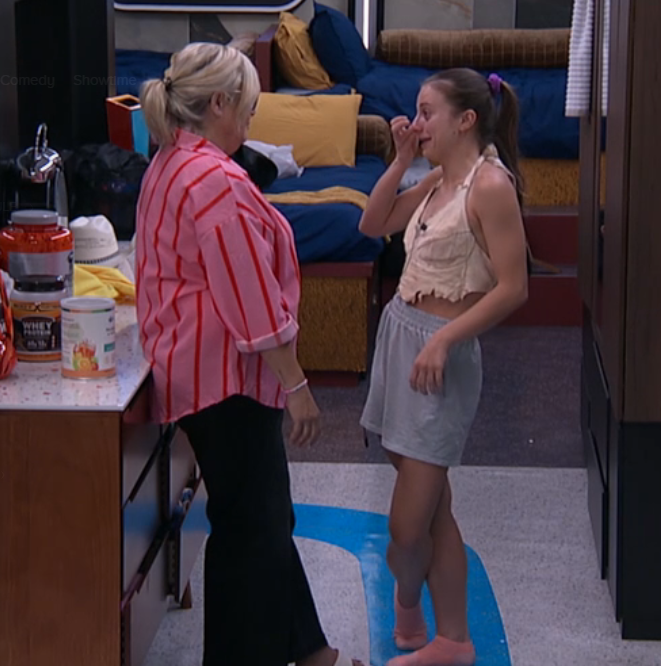 BBFeedsFairy's tweet photo. Mallory crying to Angela again #bb28 https://t.co/9yQTP0DErM