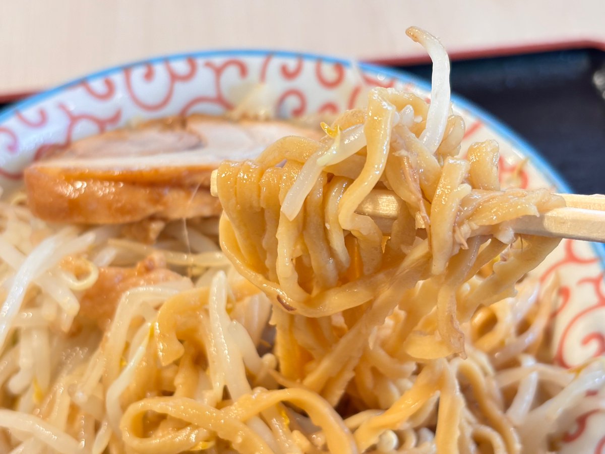 MIWA_AikoP's tweet photo. 街中の気になってたお店を新規開拓🍜この後誰かと会う予定もなかったのでニンニクも少々…美味でした🙏 https://t.co/ZqkboI1y3N