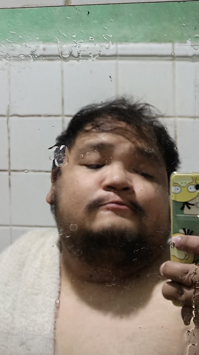 HuffWalrus's tweet photo. Rainy weekend 💦 https://t.co/N1eHvo9UMM