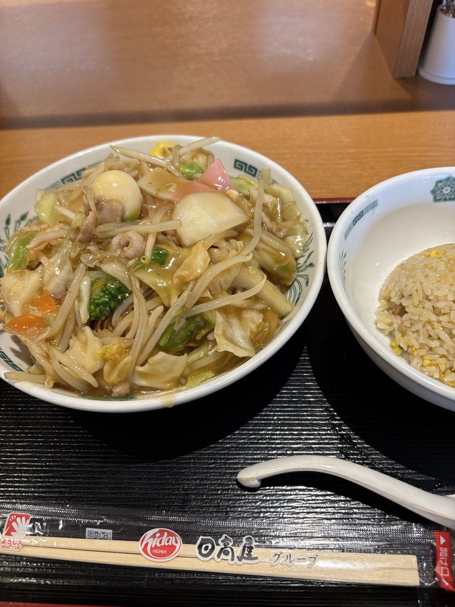 hiro10A's tweet photo. 日高屋　カタヤキソバ　半炒飯 https://t.co/pGvN8zPsAN