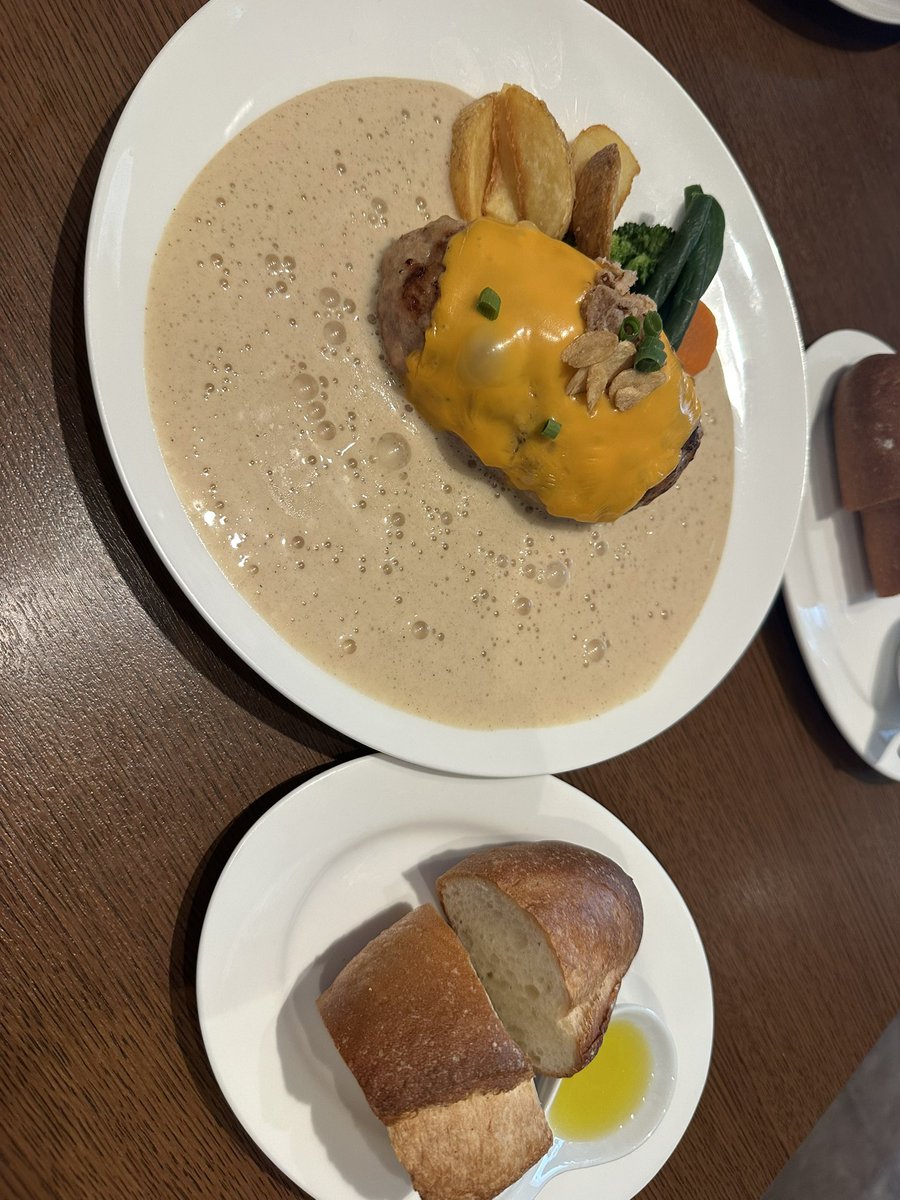 b92f_happy's tweet photo. 今日は洒落た店でランチ😋🍴💕 https://t.co/2zc923svfy