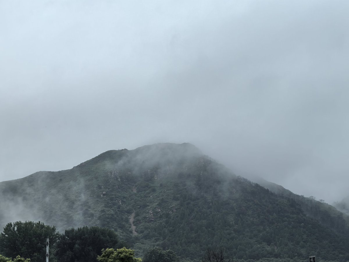 ljoy3e's tweet photo. 雨后青山 https://t.co/cRvcev2LJg