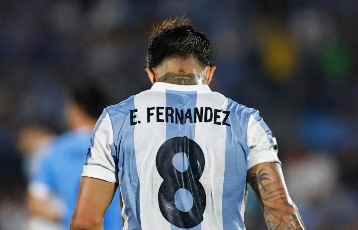 Eze_912's tweet photo. Cómo carajo nos vamos a jugar el Mundial con esta camiseta https://t.co/IPy7RrtDOv